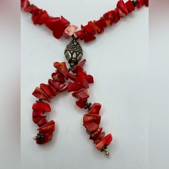 Vtg Red Coral Chunk Beads Boho Tribal Beaded Lariat Style Necklace 16” + 3” Drop - Picture 3 of 7